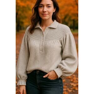Collared V-Neck Pullover Sweater in Light Beige